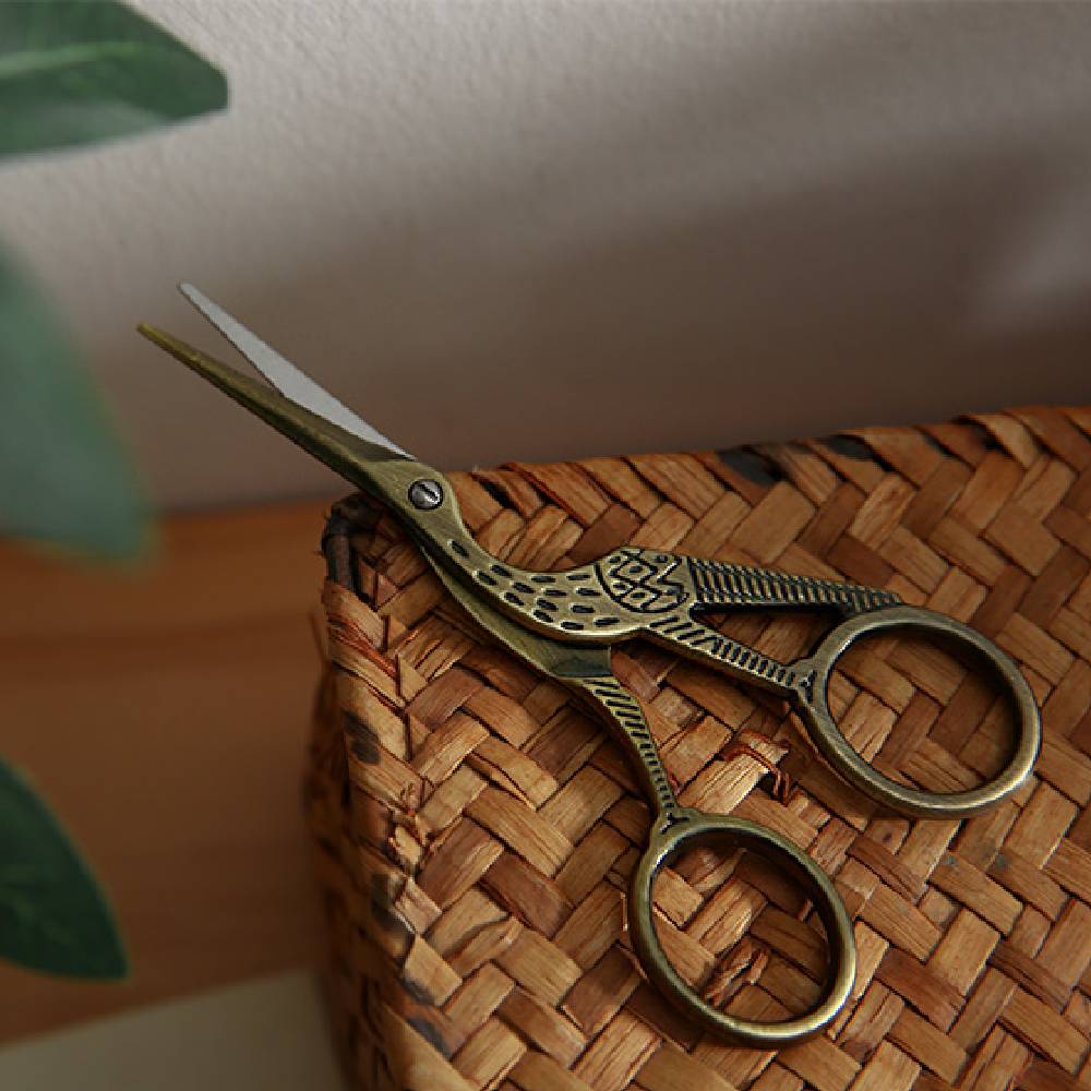 1 Pc Vintage Iron Crane Scissors