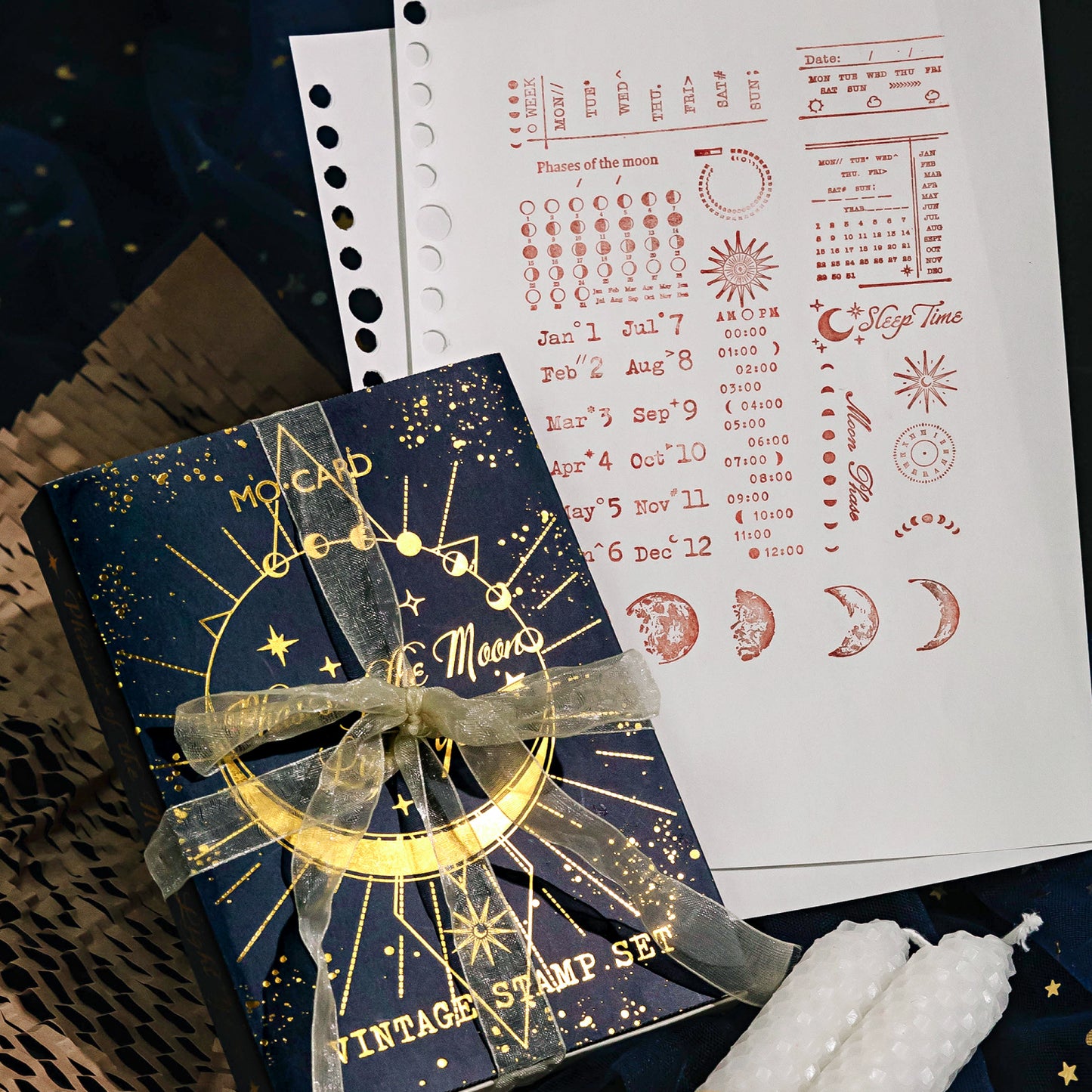 Ensemble de 29 tampons en caoutchouc et bois, phases lunaires et année-lumière